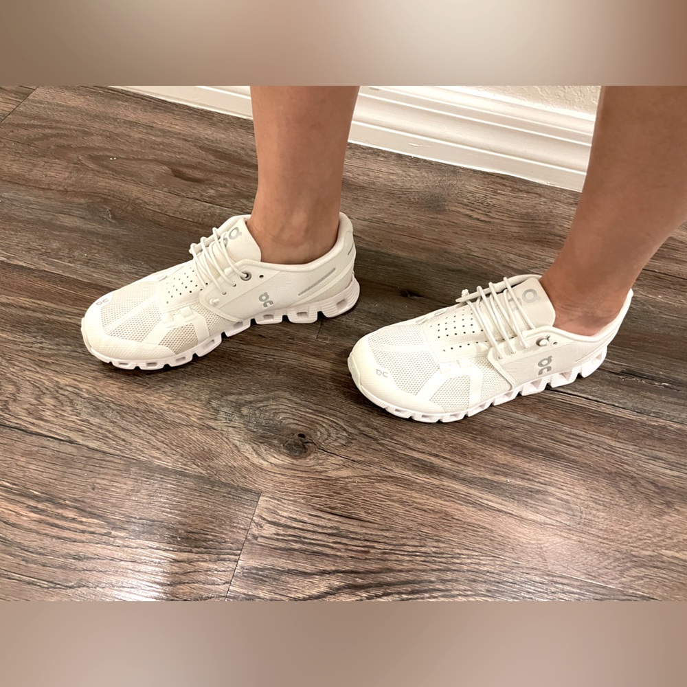 ON Cloud All White Sneakers, Women’s 6